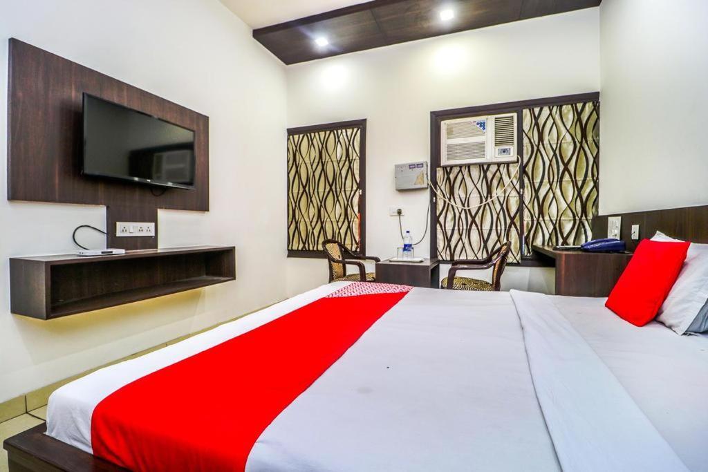 Hotel Sartaj Ludhiana Exterior photo