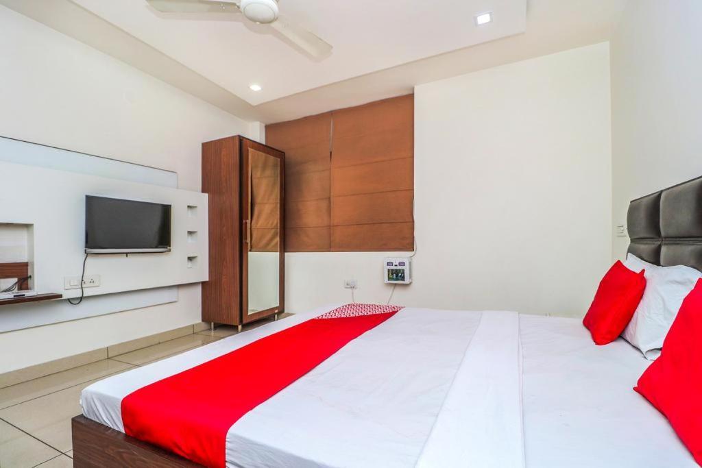 Hotel Sartaj Ludhiana Exterior photo